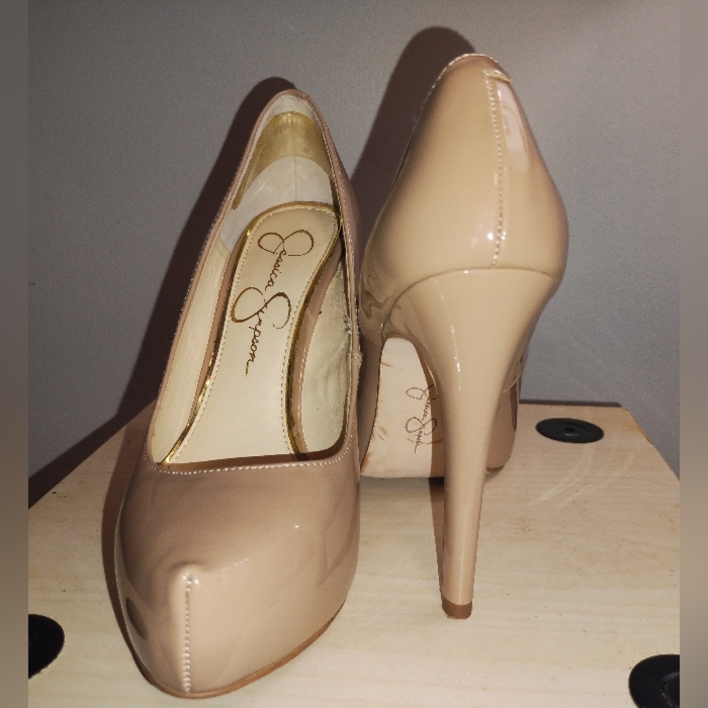 Jessica Simpson Nude Platform Pumps